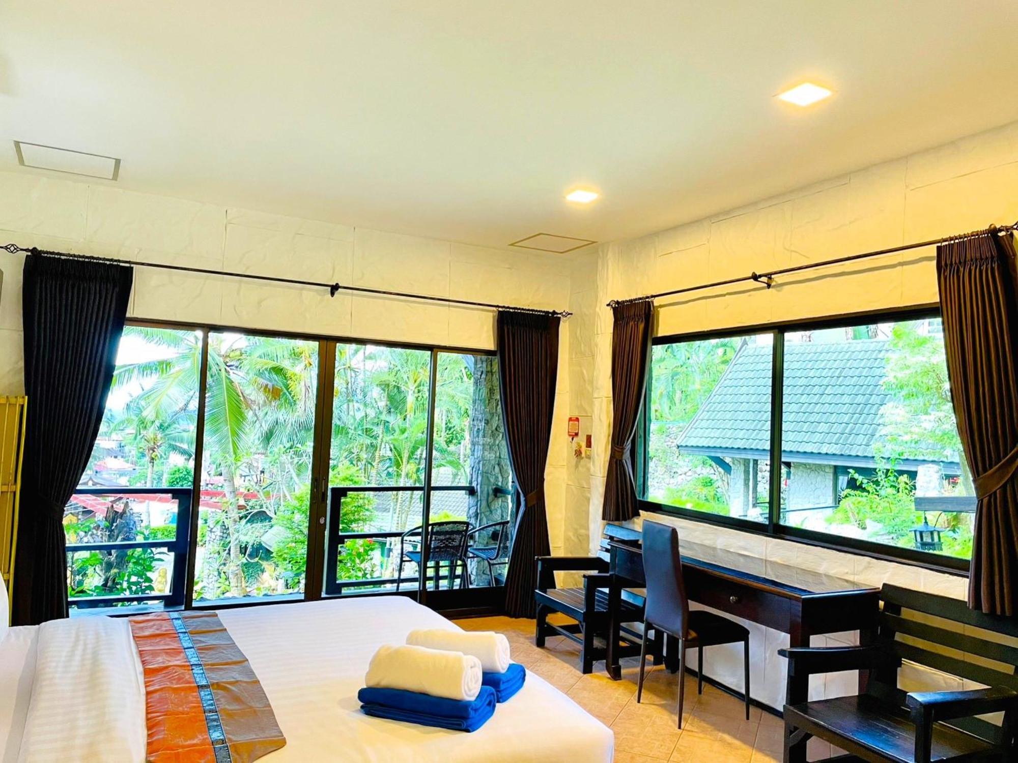 Boomerang Village 3* Kata Beach