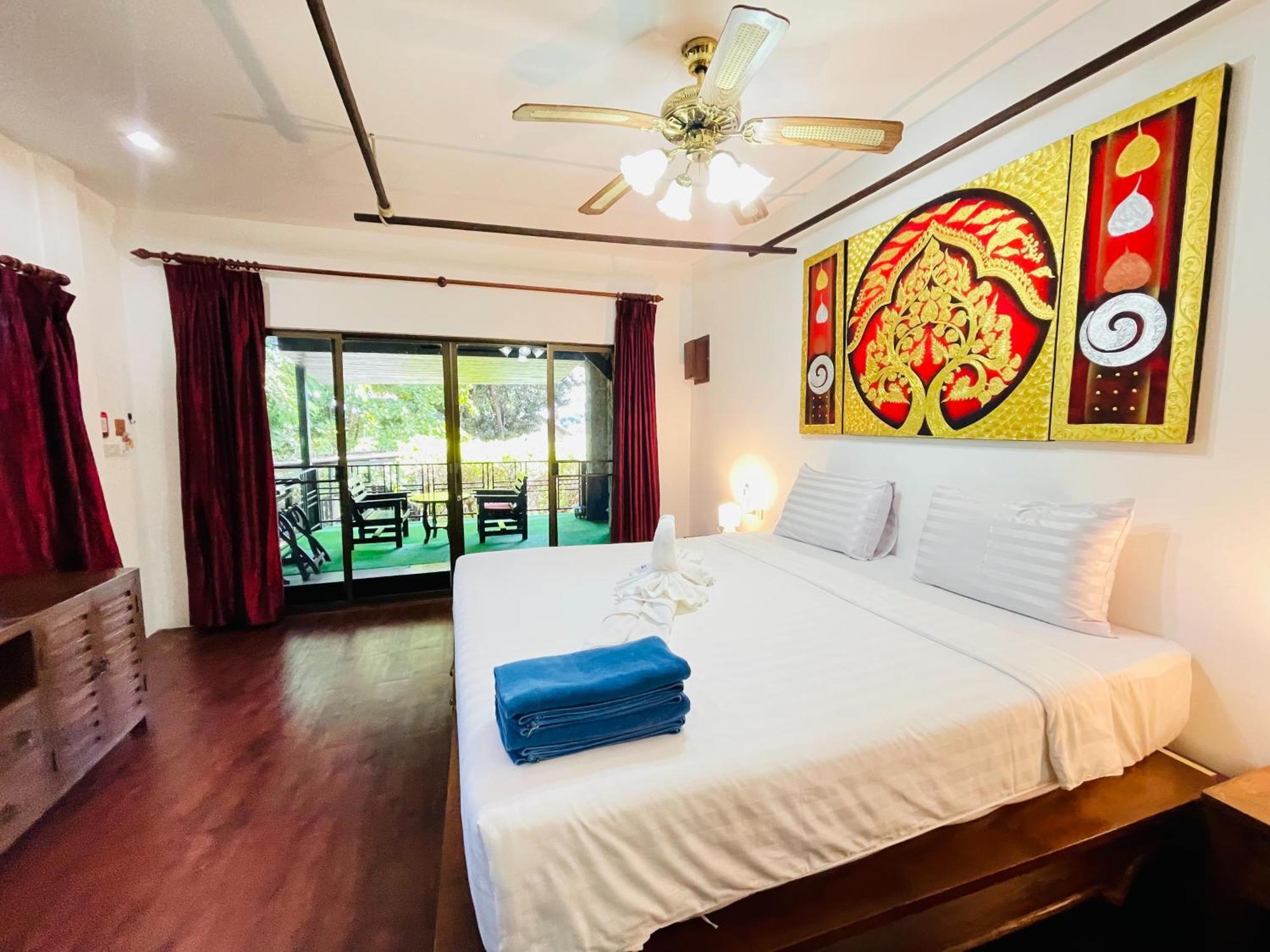 Boomerang Village Hotel Kata Beach