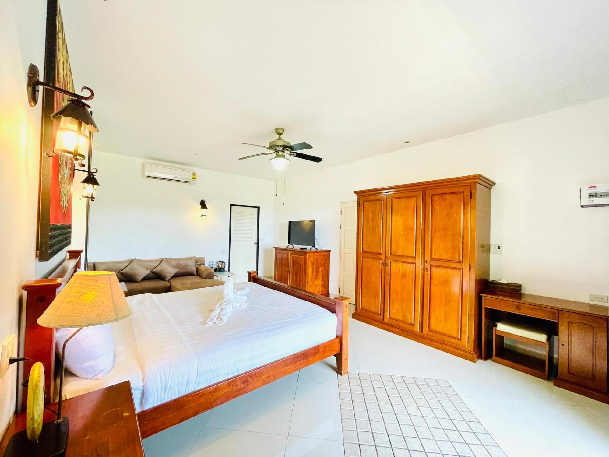 Boomerang Village Kata Beach
